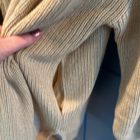 Medium Cardigan - Picture 3 of 6